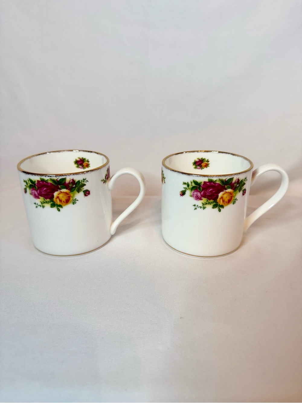Set Of 2 Royal Albert Old Country Roses Classic Mugs 3 1/4” Tall